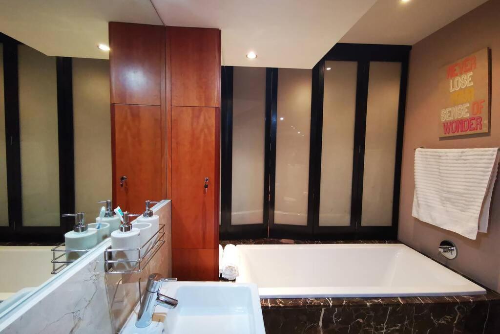 Apartamento 1507-Amazing Views & Unique Joburg Cbd Luxury Johannesburgo Exterior foto